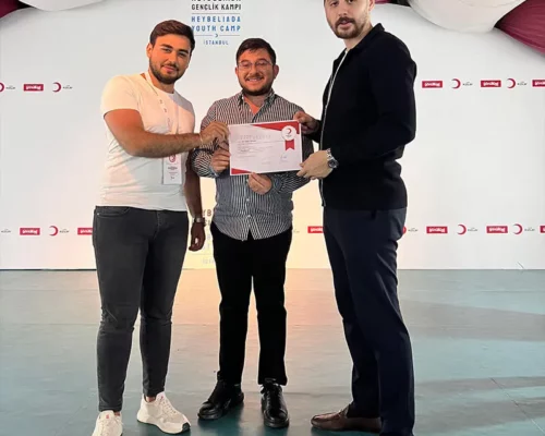 Ali Uğur Aktepe’ye Kızılay’dan Mazbata Takdimi